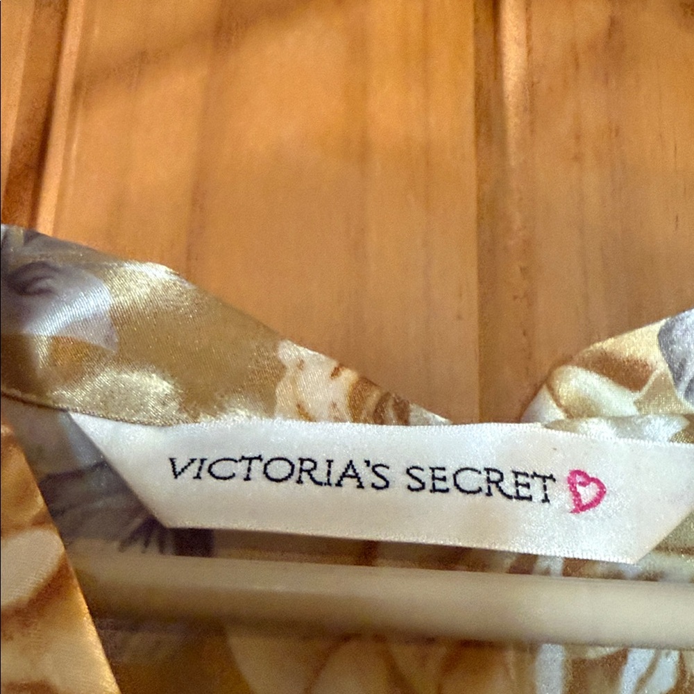 Victoria's Secret Gold Floral sleep shirt - Picture 3 of 4